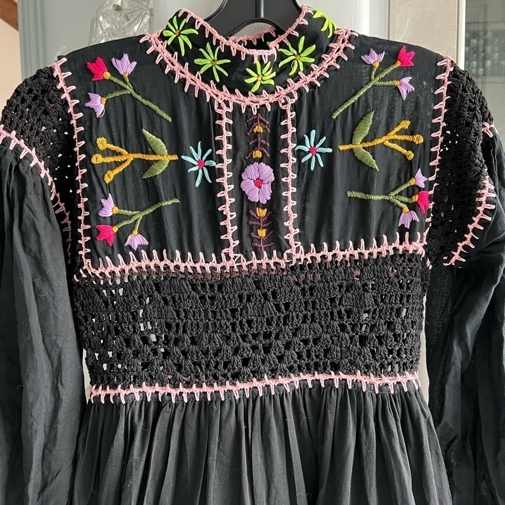 CELIAB Scarlet Floral Multicolor Embroidered Dress - Picture 4 of 15